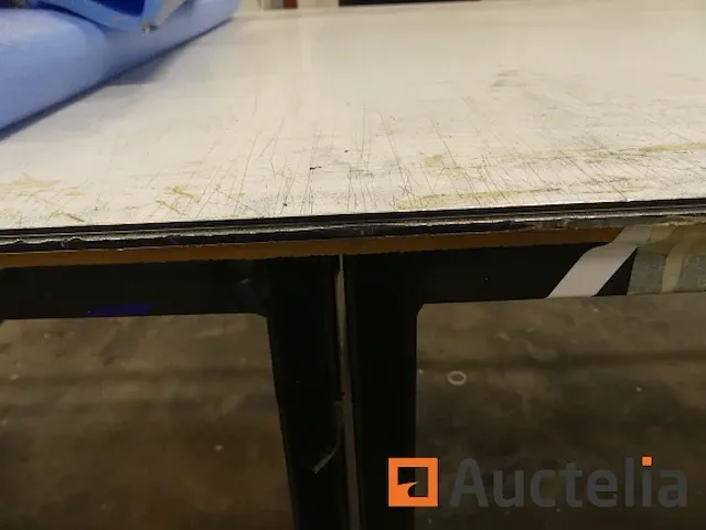 Niet-verwijderbare werktafel - afbeelding 1 van  5