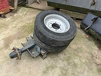 Nieuwe as met set wiel en banden - afbeelding 1 van  7