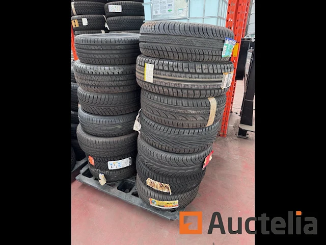 Nieuwe banden in bulk - afbeelding 1 van  4