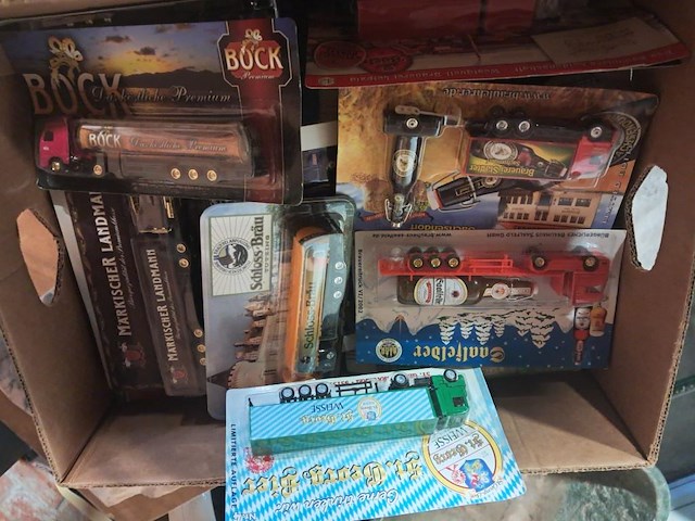 Nieuwe biervrachtwagens in verpakking 53 stuks - afbeelding 3 van  5