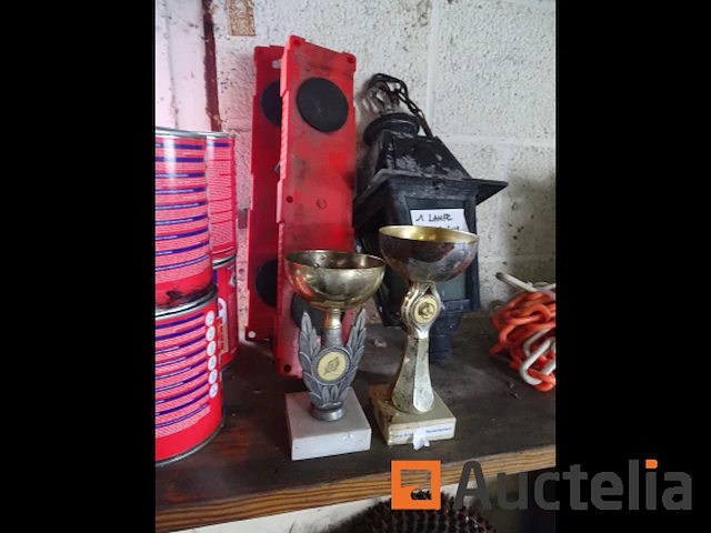 Nieuwe carburateur, gekleurde potten, polyfilla, cups, veiligheidsslot - afbeelding 3 van  13