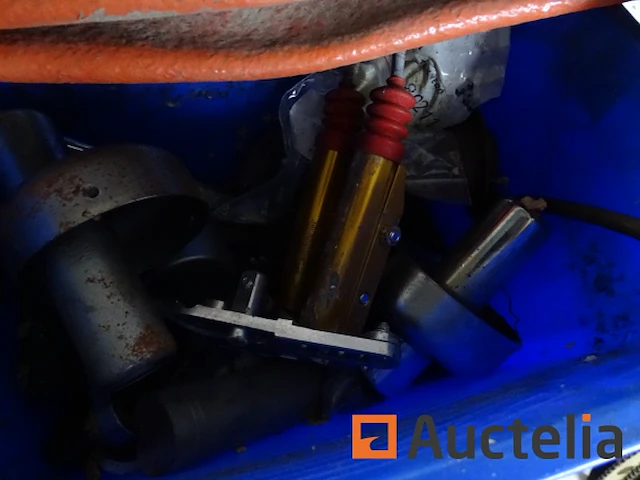 Nieuwe carburateur, gekleurde potten, polyfilla, cups, veiligheidsslot - afbeelding 5 van  13
