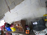 Nieuwe carburateur, gekleurde potten, polyfilla, cups, veiligheidsslot - afbeelding 1 van  13