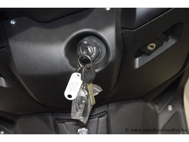 Nieuwe elektrische scooter edrive, 4,6kw, chassisnr l8ymjsye5kx060734, gelijkvormigheidsattest, 2sleutels - afbeelding 5 van  9