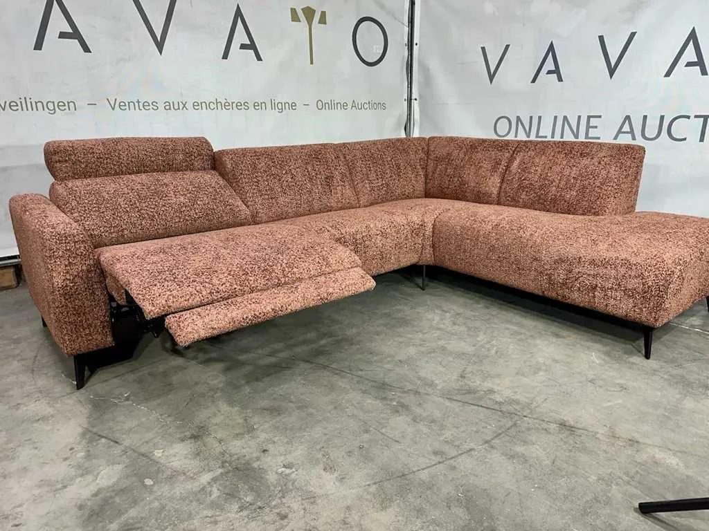 Nieuwe (hoek) banken, eettafels, relaxfauteuils, karpetten enz.
