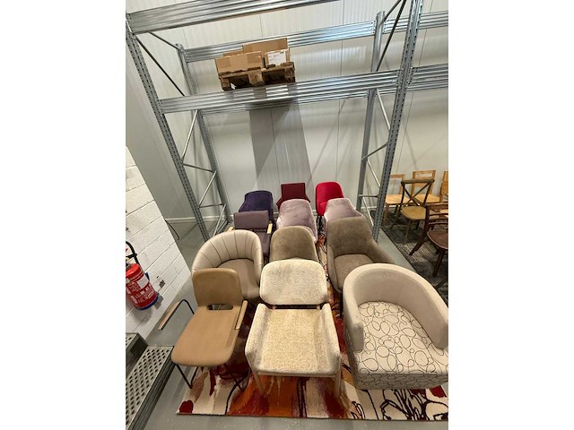 Nieuwe leerstoel - afbeelding 1 van  15