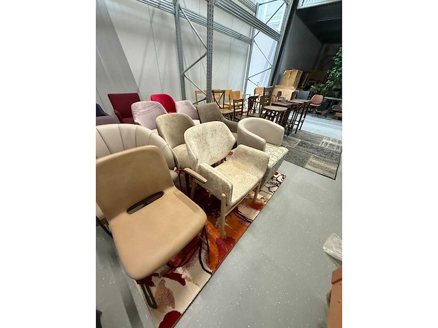 Nieuwe leerstoel - afbeelding 9 van  15