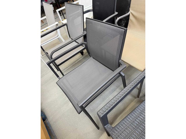 Nieuwe leerstoel - afbeelding 11 van  12