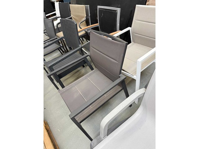 Nieuwe leerstoel - afbeelding 12 van  12