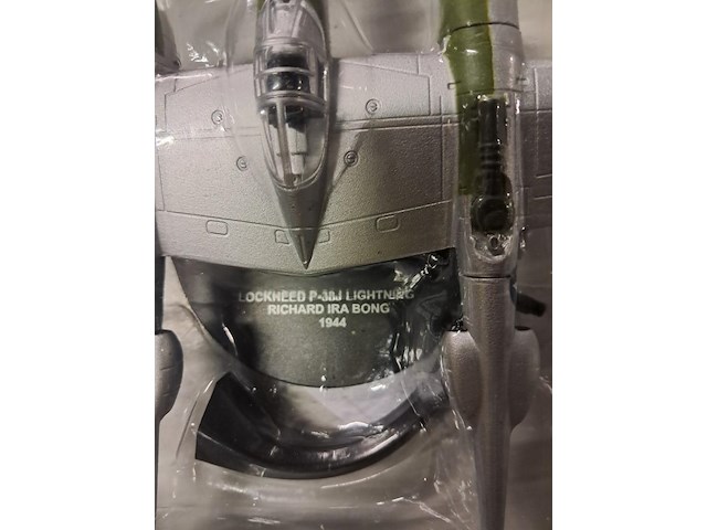 Nieuwe metalen vliegtuig - afbeelding 2 van  2