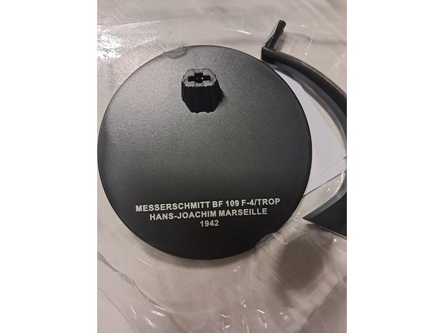 Nieuwe metalen vliegtuig - afbeelding 2 van  2