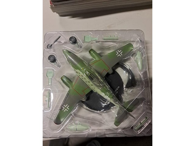 Nieuwe metalen vliegtuig - afbeelding 1 van  2