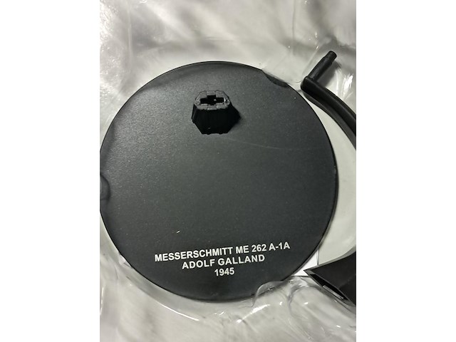 Nieuwe metalen vliegtuig - afbeelding 2 van  2