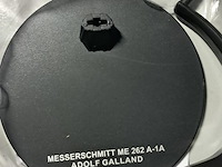 Nieuwe metalen vliegtuig - afbeelding 2 van  2