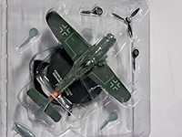 Nieuwe metalen vliegtuig - afbeelding 1 van  2