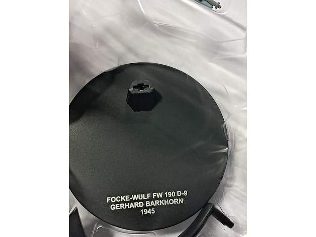 Nieuwe metalen vliegtuig - afbeelding 2 van  2