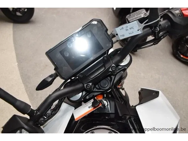 Nieuwe motor ktm duke 125, chassisnr vbkjpa403pc003708, 125cm³, 11kw, zonder gelijkvormigheidsattest - afbeelding 5 van  8