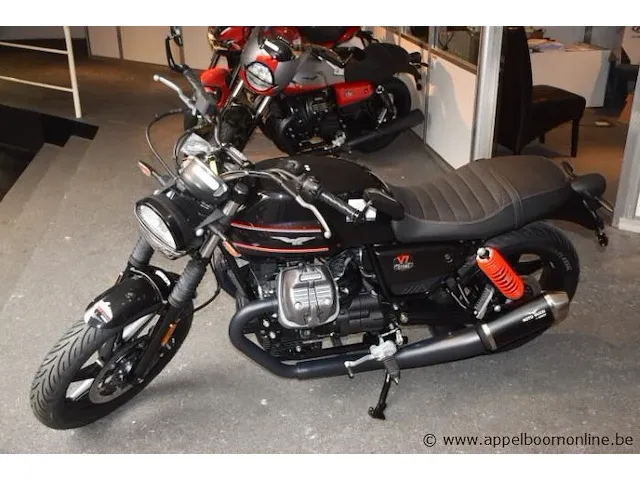 Nieuwe motor motto guzzi v7 stone corsa special edition, zonder documenten, 2sleutels - afbeelding 1 van  6
