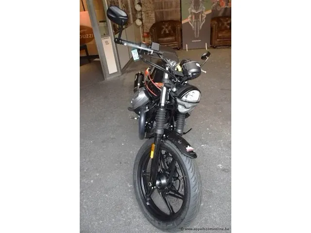 Nieuwe motor motto guzzi v7 stone corsa special edition, zonder documenten, 2sleutels - afbeelding 2 van  6