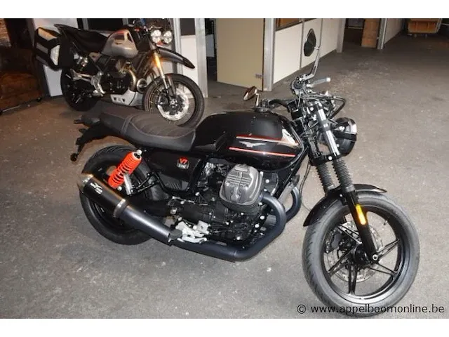 Nieuwe motor motto guzzi v7 stone corsa special edition, zonder documenten, 2sleutels - afbeelding 3 van  6