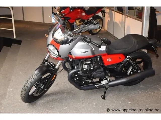 Nieuwe motor motto guzzi v7 stone corsa, zonder documenten, 2sleutels - afbeelding 1 van  6