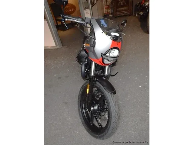 Nieuwe motor motto guzzi v7 stone corsa, zonder documenten, 2sleutels - afbeelding 2 van  6