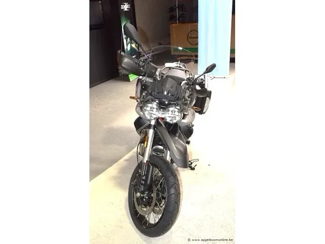 Nieuwe motor motto guzzi v85tt, zonder documenten, 2sleutels - afbeelding 2 van  6