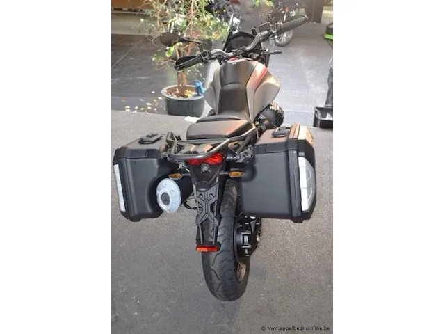 Nieuwe motor motto guzzi v85tt, zonder documenten, 2sleutels - afbeelding 4 van  7