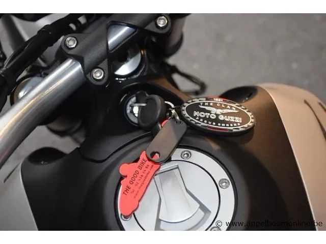 Nieuwe motor motto guzzi v85tt, zonder documenten, 2sleutels - afbeelding 5 van  7