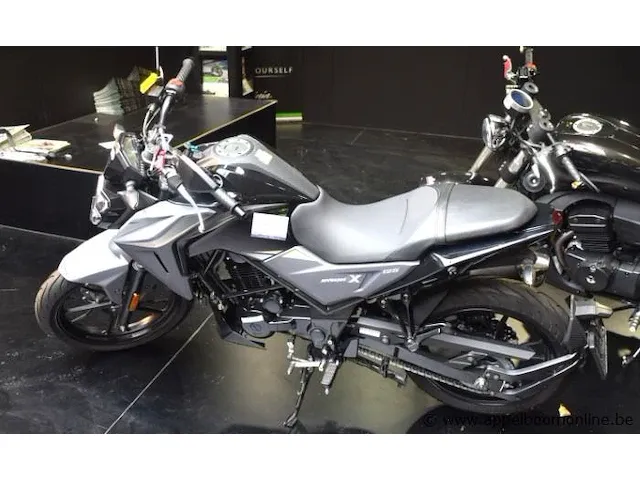 Nieuwe motor sym sym nhx, chassisnr lxmmea301kxa36416, 1cyl, 124cc, zonder gelijkvormigheidsattest , 2sleutels - afbeelding 1 van  7