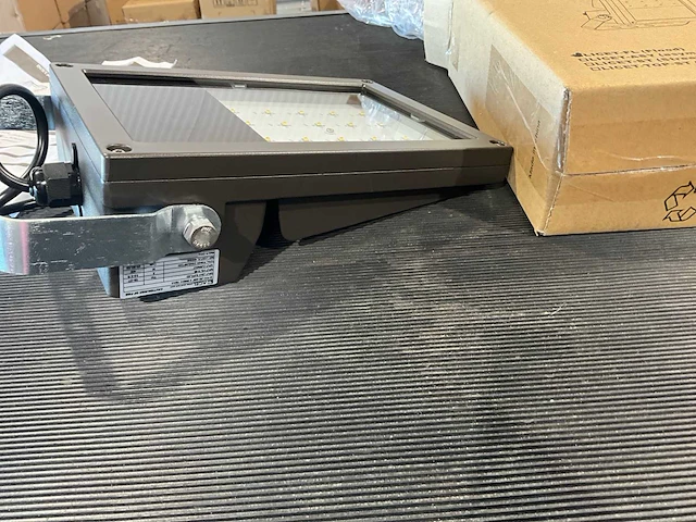 Nieuwe pro led schijnwerper set (60x) - afbeelding 4 van  7