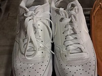 Nieuwe schoenen maat 40,5 nike - afbeelding 1 van  4