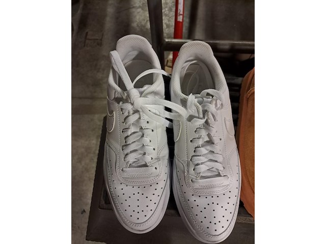 Nieuwe schoenen maat 40,5 nike - afbeelding 4 van  4