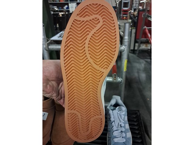 Nieuwe schoenen maat 40,5 - afbeelding 2 van  4