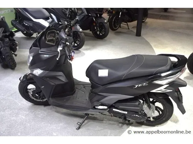 Nieuwe scooter sym jet 14 25, chassisnr lxmxca102pxb20533, 49cm³, 2kw, met gelijkvormigheidsattest, 2 sleutels - afbeelding 1 van  7