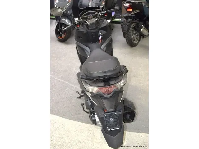 Nieuwe scooter sym jet 14 25, chassisnr lxmxca102pxb20533, 49cm³, 2kw, met gelijkvormigheidsattest, 2 sleutels - afbeelding 4 van  7