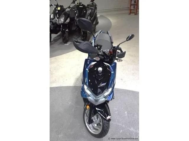 Nieuwe scooter sym jet 4,chassisnr lxmxea103pxb38668, 25cc, zonder documenten, 2sleutels - afbeelding 2 van  7