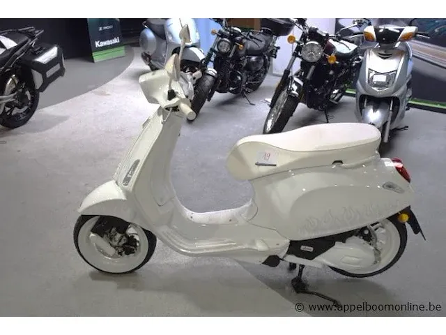 Nieuwe scooter vespa sprint 125 editie justin bieber, zonder documenten, zonder sleutel - afbeelding 1 van  8