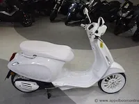 Nieuwe scooter vespa sprint 125 editie justin bieber, zonder documenten, zonder sleutel - afbeelding 3 van  8