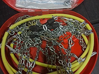 Nieuwe set sneeuwkettingen - afbeelding 1 van  2