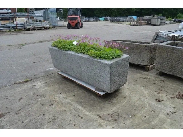 Nieuwe trog graniet grijs 140x40x40 - afbeelding 3 van  5