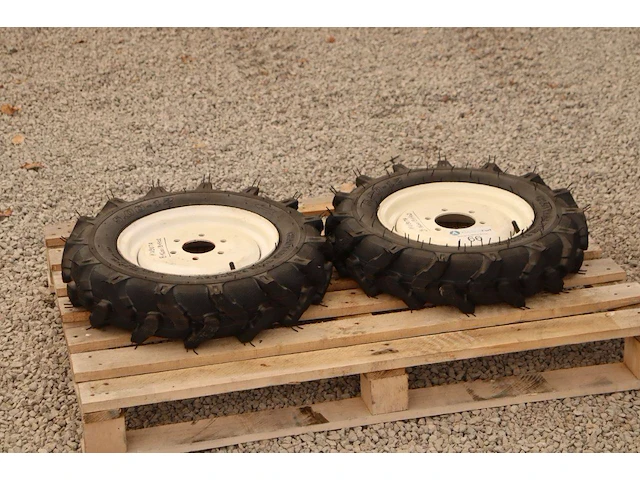 Nieuwe velg+band 2stuks - afbeelding 1 van  1