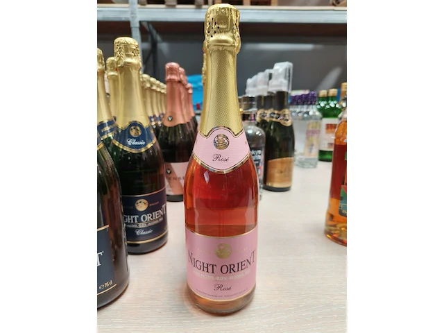 Night orient sparkling rosé 0,0% - afbeelding 1 van  4