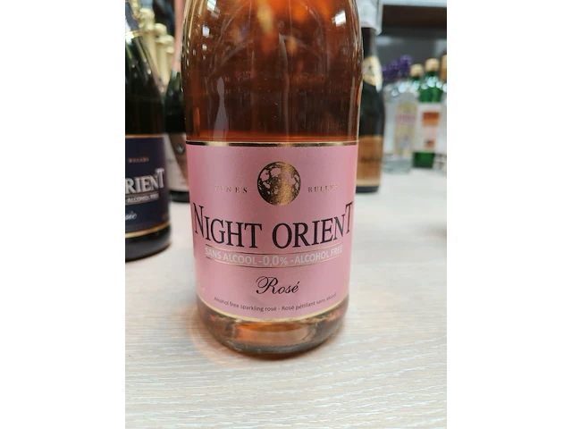 Night orient sparkling rosé 0,0% - afbeelding 2 van  4