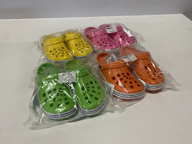 Nigu kids slippers - maat 26 - 11st - afbeelding 1 van  2