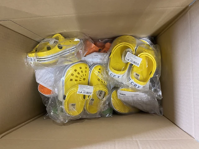 Nigu kids slippers - maat 26 - 11st - afbeelding 2 van  2