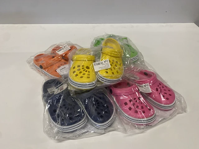 Nigu kids slippers - maat 29 - 19st - afbeelding 1 van  2