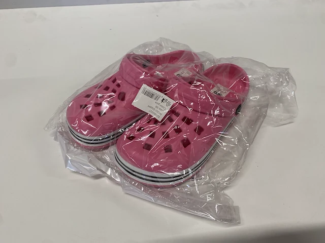 Nigu slippers - maat 39 - 9st - afbeelding 3 van  3