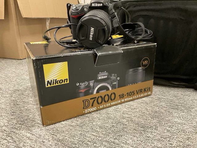 Nikon d7000 18-105 vr kit fotocamera - afbeelding 3 van  5