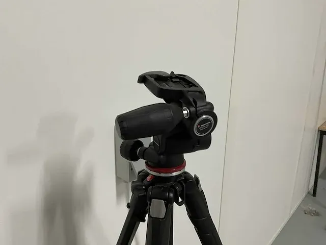 Nikon d850 24-120 vr kit fotocamera met toebehoren - afbeelding 11 van  20
